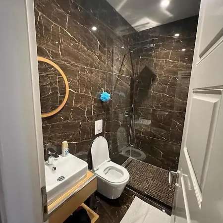 Konukevi Urban 1 *