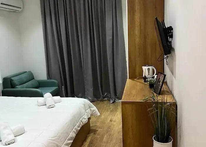 Urban 1 בית הארחה טיראנה